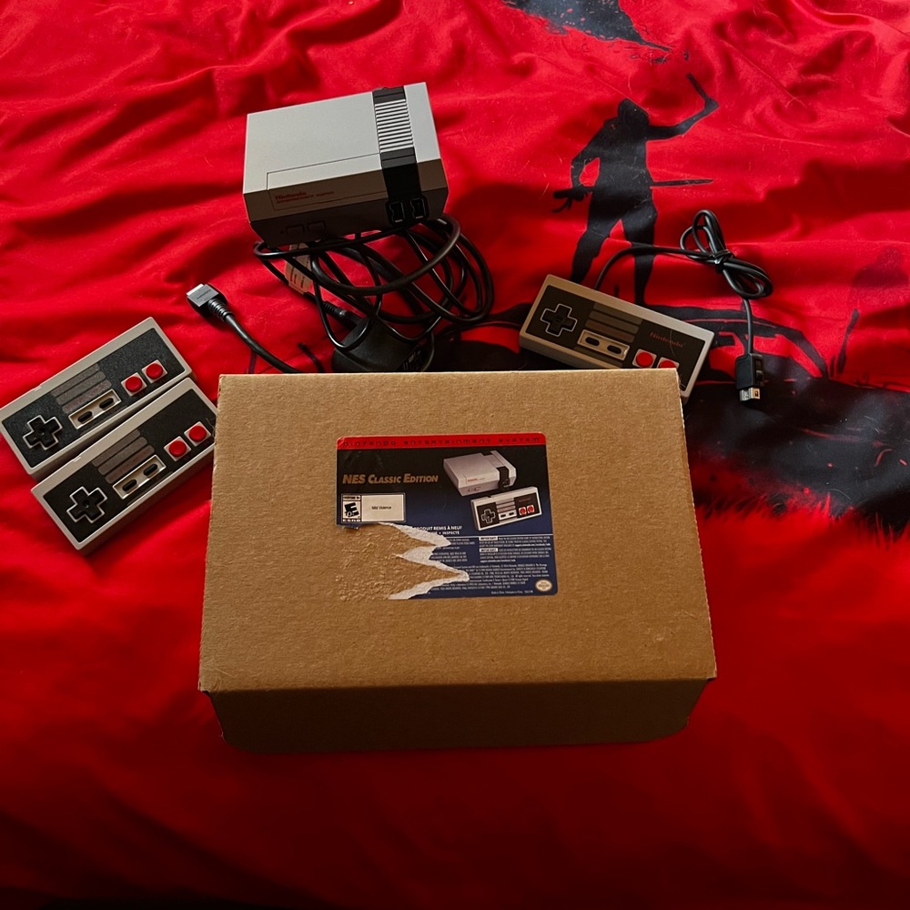 Mini NES classic console with extras! New!